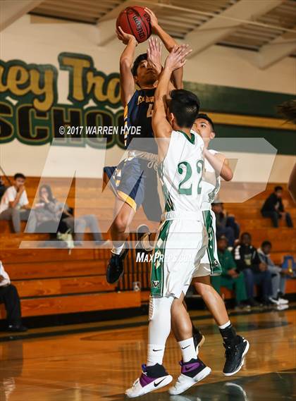 Thumbnail 1 in Elk Grove @ Monterey Trail photogallery.
