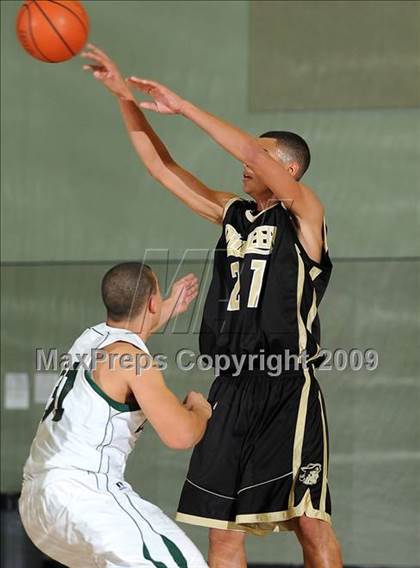 Thumbnail 2 in Pioneer vs. Dixon (Ram Jam Classic) photogallery.