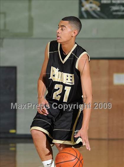 Thumbnail 1 in Pioneer vs. Dixon (Ram Jam Classic) photogallery.