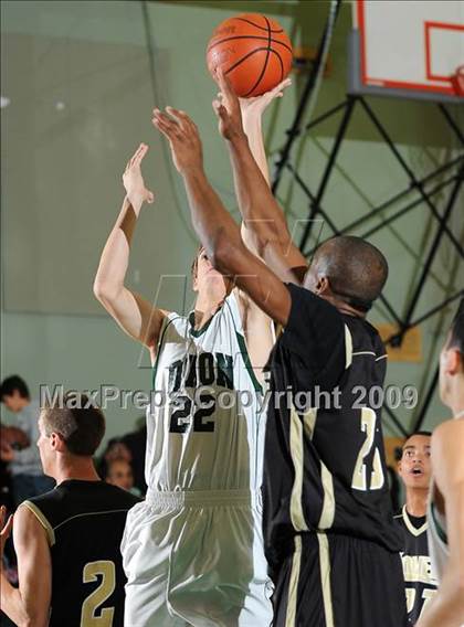 Thumbnail 2 in Pioneer vs. Dixon (Ram Jam Classic) photogallery.
