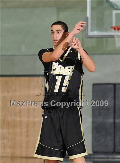 Thumbnail 3 in Pioneer vs. Dixon (Ram Jam Classic) photogallery.