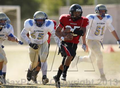 Thumbnail 2 in Poly @ Arleta photogallery.