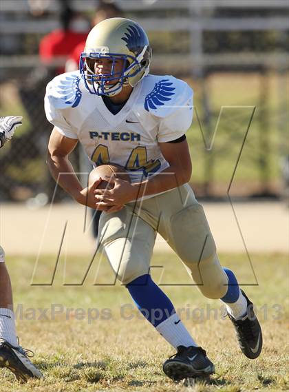 Thumbnail 3 in Poly @ Arleta photogallery.