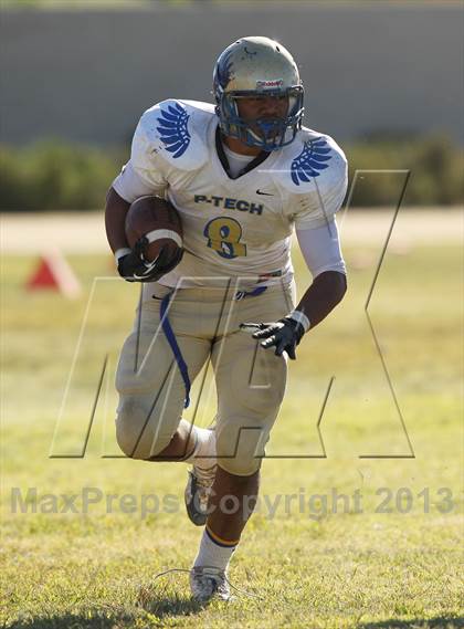 Thumbnail 3 in Poly @ Arleta photogallery.