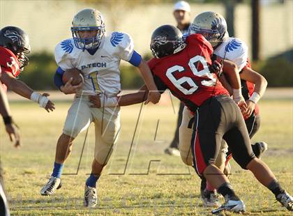 Thumbnail 2 in Poly @ Arleta photogallery.
