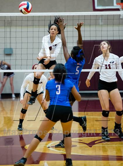 Thumbnail 2 in South Garland vs Rowlett photogallery.