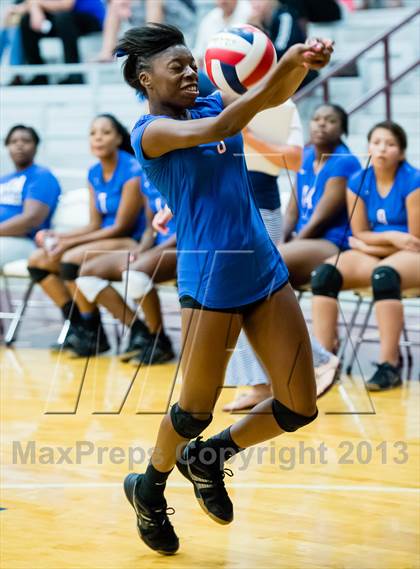 Thumbnail 1 in South Garland vs Rowlett photogallery.