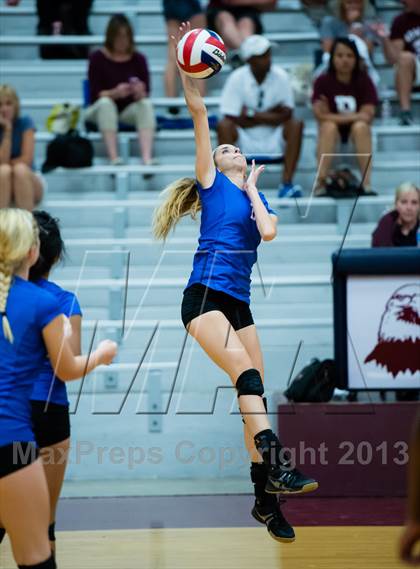 Thumbnail 2 in South Garland vs Rowlett photogallery.