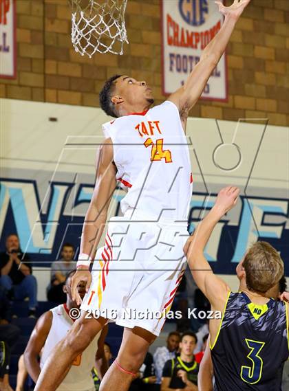 Thumbnail 2 in Taft vs. Notre Dame (War on the Floor Extravaganza) photogallery.