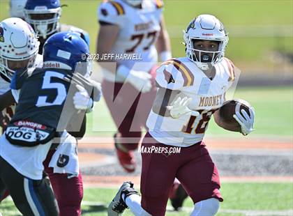 Thumbnail 3 in Lutheran East @ Cardinal Mooney photogallery.