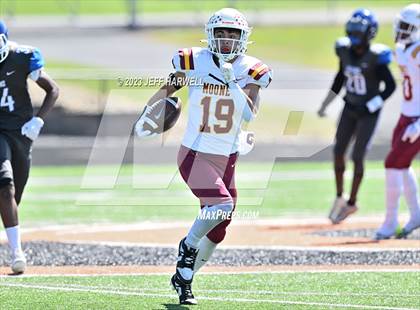 Thumbnail 3 in Lutheran East @ Cardinal Mooney photogallery.