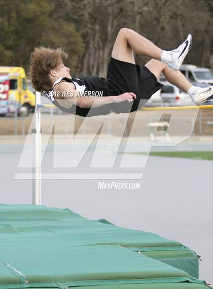 Thumbnail 2 in Capital Valley Conference 1A Meet (Distance Races) photogallery.