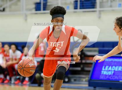 Thumbnail 1 in Warren vs. Taft photogallery.