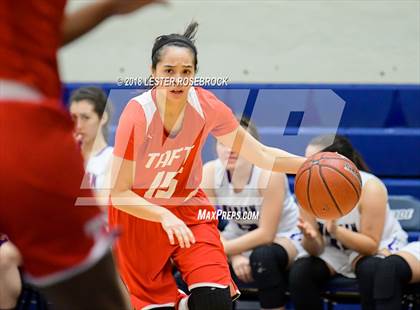 Thumbnail 3 in Warren vs. Taft photogallery.