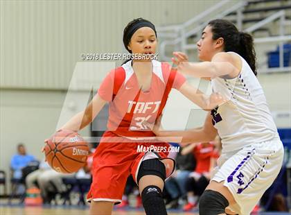 Thumbnail 3 in Warren vs. Taft photogallery.
