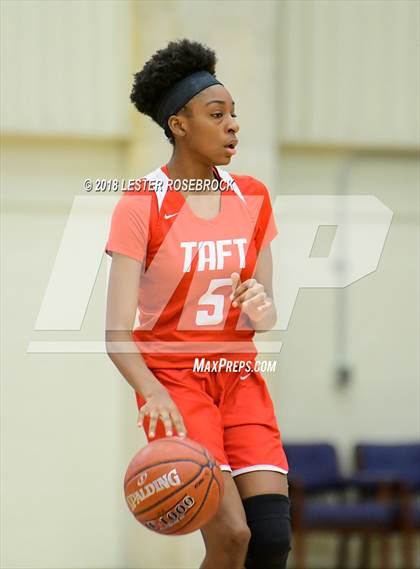 Thumbnail 1 in Warren vs. Taft photogallery.