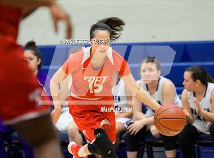 Thumbnail 2 in Warren vs. Taft photogallery.
