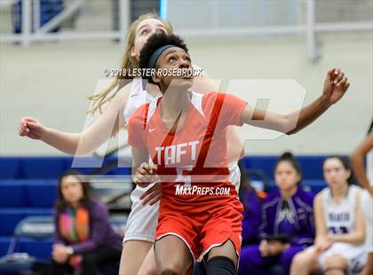 Thumbnail 1 in Warren vs. Taft photogallery.