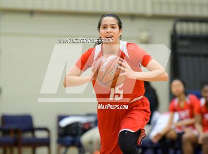 Thumbnail 3 in Warren vs. Taft photogallery.