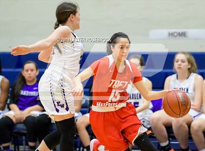 Thumbnail 3 in Warren vs. Taft photogallery.