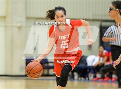 Thumbnail 2 in Warren vs. Taft photogallery.