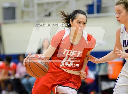 Thumbnail 1 in Warren vs. Taft photogallery.