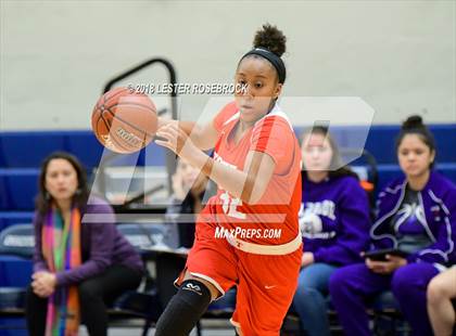 Thumbnail 3 in Warren vs. Taft photogallery.