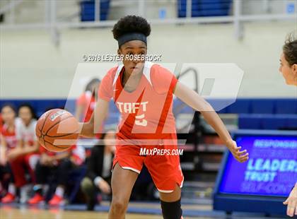 Thumbnail 2 in Warren vs. Taft photogallery.
