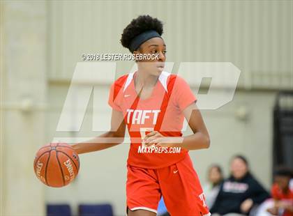 Thumbnail 3 in Warren vs. Taft photogallery.