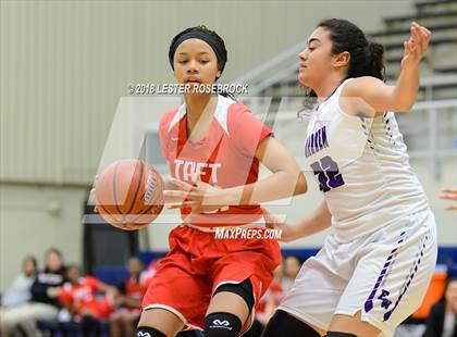Thumbnail 1 in Warren vs. Taft photogallery.