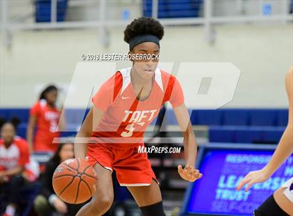 Thumbnail 1 in Warren vs. Taft photogallery.