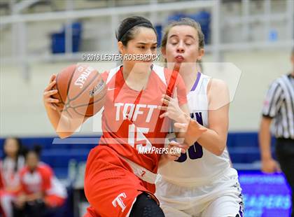 Thumbnail 2 in Warren vs. Taft photogallery.