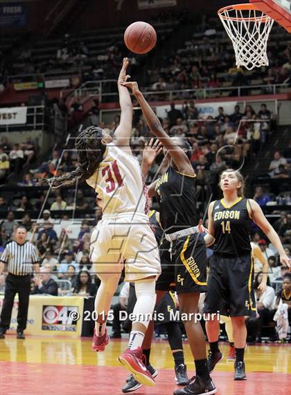 Thumbnail 2 in Clovis West vs. Edison (CIF Central - D1 Girls Final) photogallery.