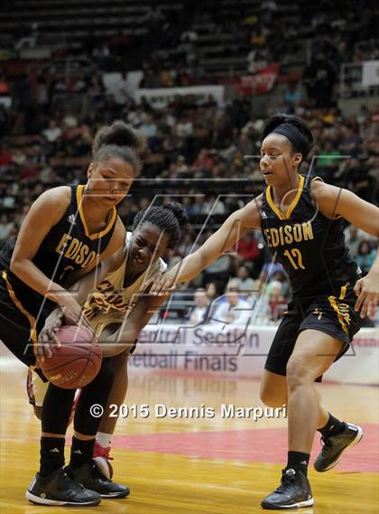 Thumbnail 2 in Clovis West vs. Edison (CIF Central - D1 Girls Final) photogallery.