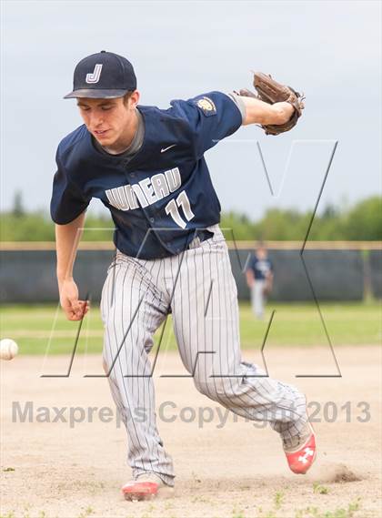 Thumbnail 3 in Bartlett vs. Juneau photogallery.