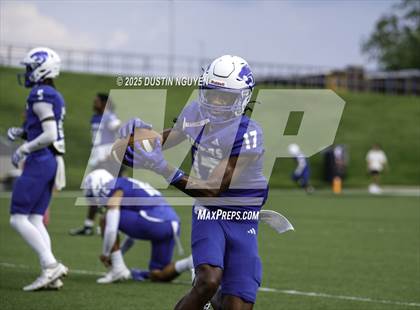 Thumbnail 1 in Tomball Memorial @ Cypress Creek photogallery.
