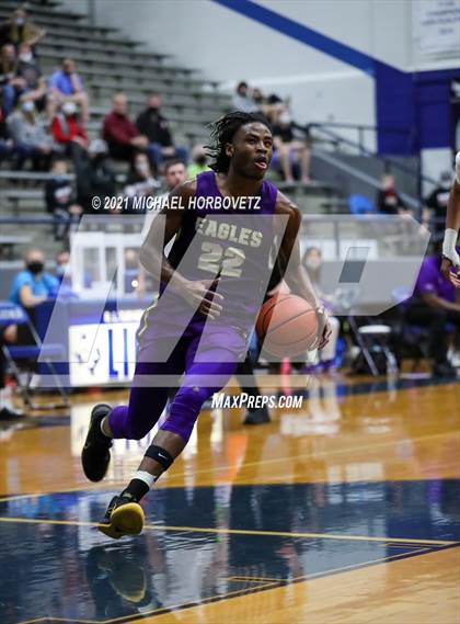 Thumbnail 3 in Marcus vs. Richardson (UIL 6A Area Playoff) photogallery.