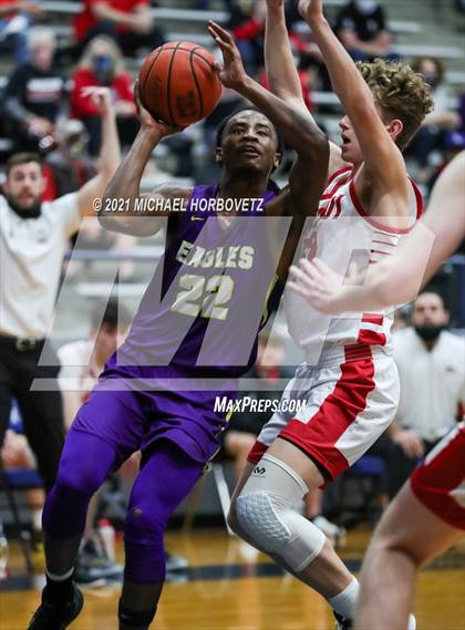 Thumbnail 1 in Marcus vs. Richardson (UIL 6A Area Playoff) photogallery.