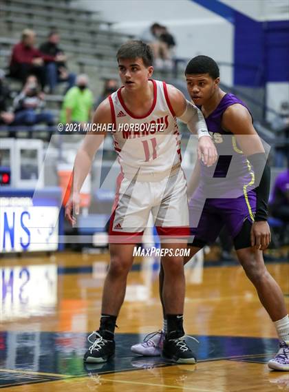 Thumbnail 1 in Marcus vs. Richardson (UIL 6A Area Playoff) photogallery.