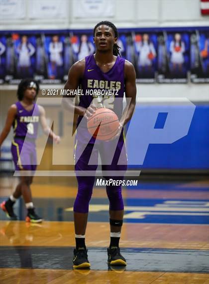 Thumbnail 3 in Marcus vs. Richardson (UIL 6A Area Playoff) photogallery.