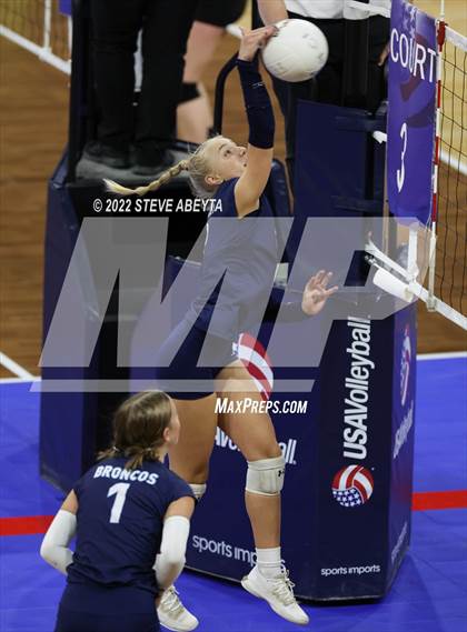 Thumbnail 2 in Platte Valley vs. Manitou Springs (CHSAA 3A 3rd Round) photogallery.