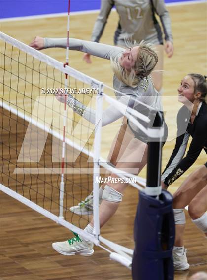 Thumbnail 1 in Platte Valley vs. Manitou Springs (CHSAA 3A 3rd Round) photogallery.