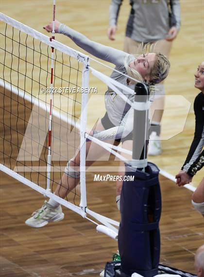 Thumbnail 2 in Platte Valley vs. Manitou Springs (CHSAA 3A 3rd Round) photogallery.