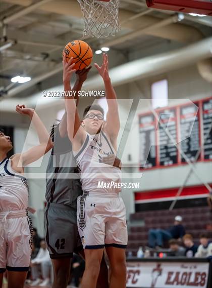 Thumbnail 2 in Cimarron-Memorial vs Oak Ridge (Torrey Pines Holiday Classic Tip-Off)  photogallery.