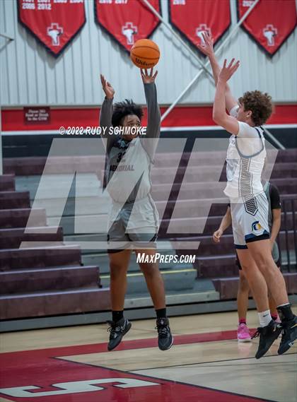 Thumbnail 2 in Cimarron-Memorial vs Oak Ridge (Torrey Pines Holiday Classic Tip-Off)  photogallery.