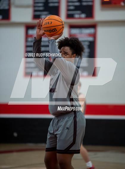 Thumbnail 3 in Cimarron-Memorial vs Oak Ridge (Torrey Pines Holiday Classic Tip-Off)  photogallery.