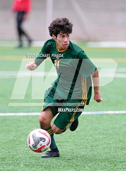 Thumbnail 2 in Cypress vs. Saddleback (Hawks Invitational) photogallery.