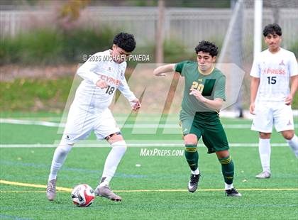 Thumbnail 2 in Cypress vs. Saddleback (Hawks Invitational) photogallery.