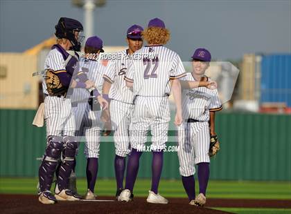 Thumbnail 1 in Edgewood vs. Scurry-Rosser (UIL 3A Area Playoff) photogallery.