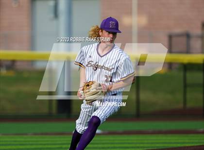 Thumbnail 1 in Edgewood vs. Scurry-Rosser (UIL 3A Area Playoff) photogallery.